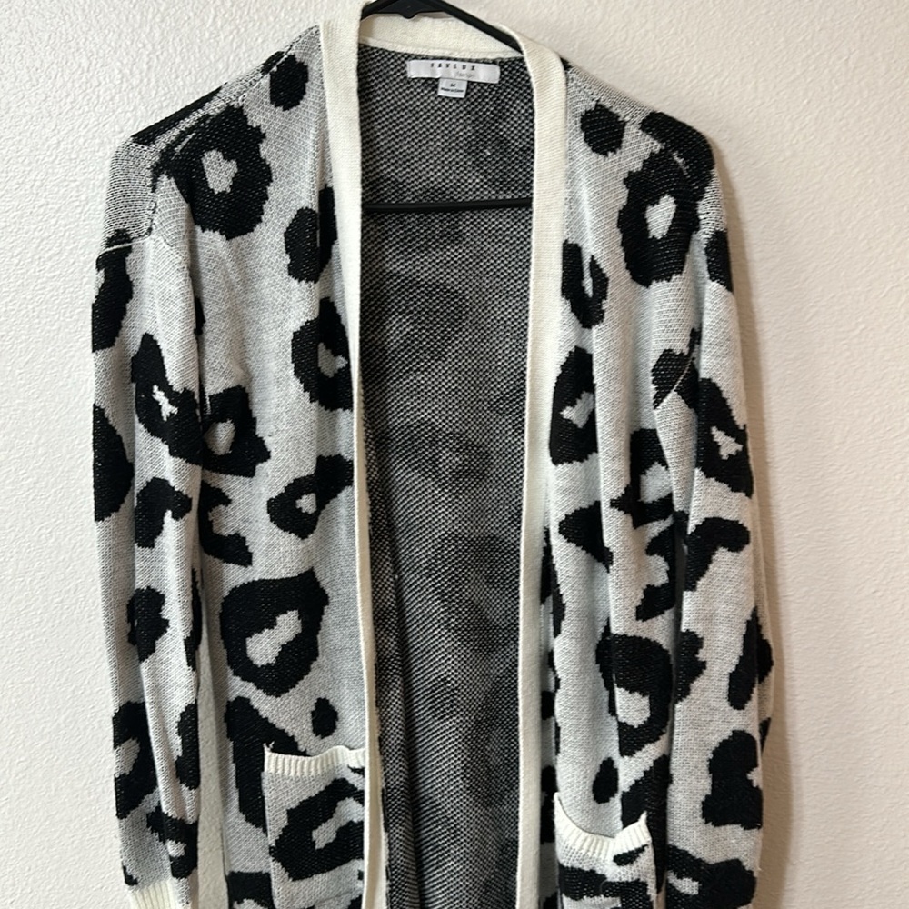 Medium cheetah print sweater
